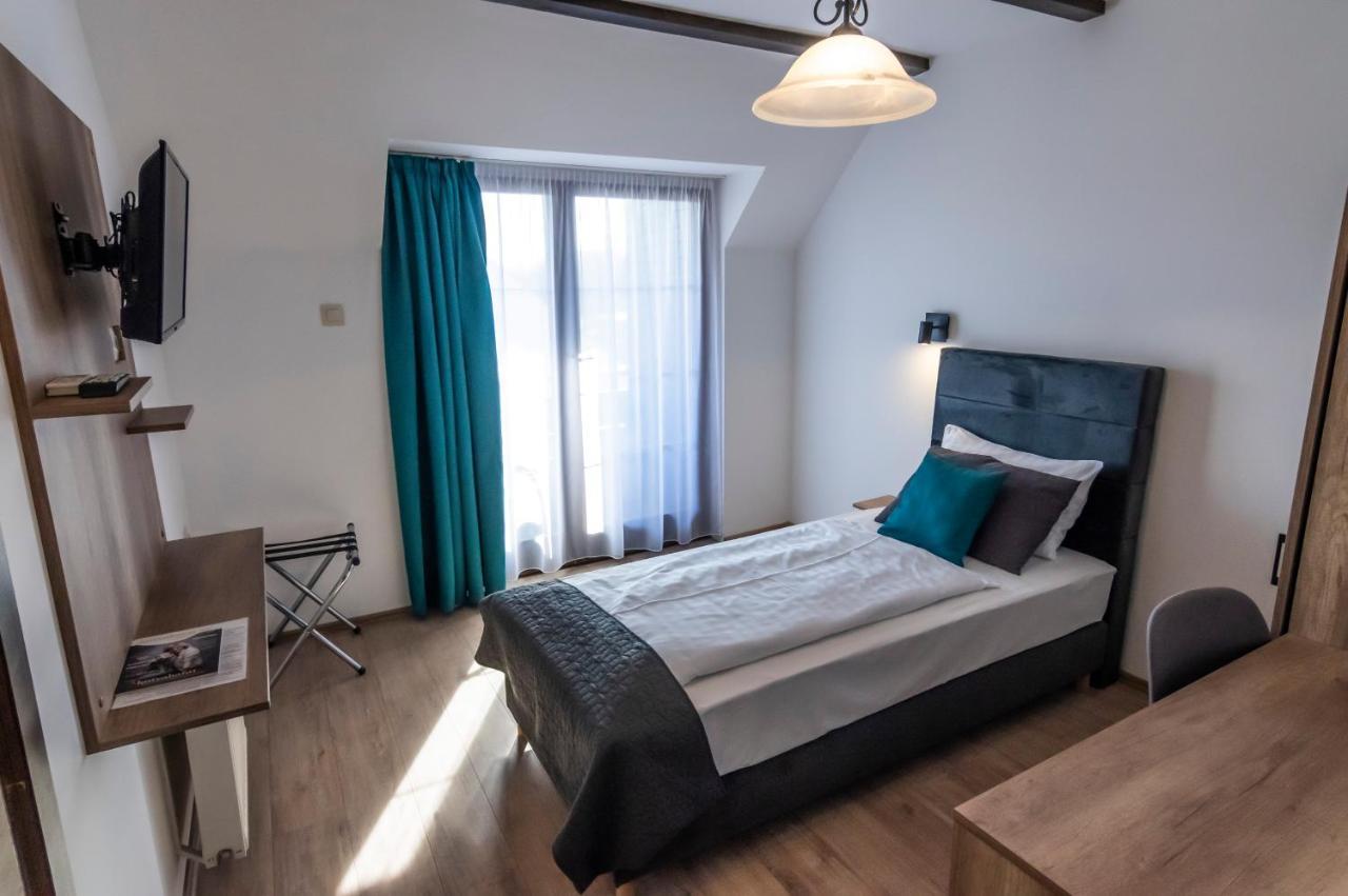 Hotel Bacchus Keszthely Bagian luar foto
